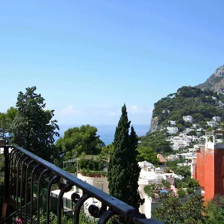 Apartment Breathtaking Panoramic Penthouse In Center Capri